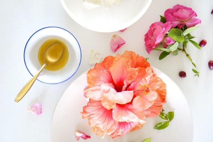 Skombinujte relaxačný kúpeľ s kokosovým olejom a medom Recept na tekutú bombu do kúpeľa