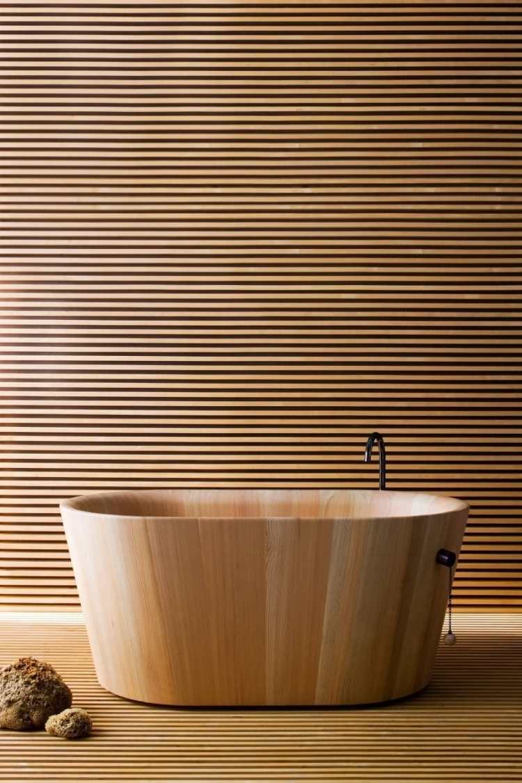 Kúpelňový nábytok z dreveného kúpeľa-voľne stojace-oválne-drevené lamely-obklad podlahy-steny