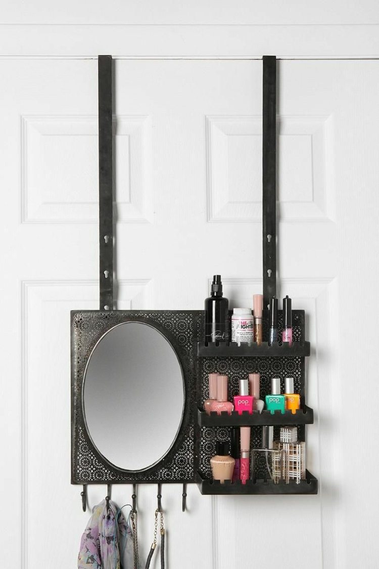 kúpeľňový nábytok do malých kúpeľní praktické kovové dverové závesné policové zrkadlo