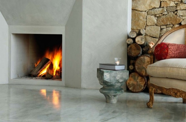 Interiér hotelovej izby Mramorová podlaha Vnútorný krb Krbová stena