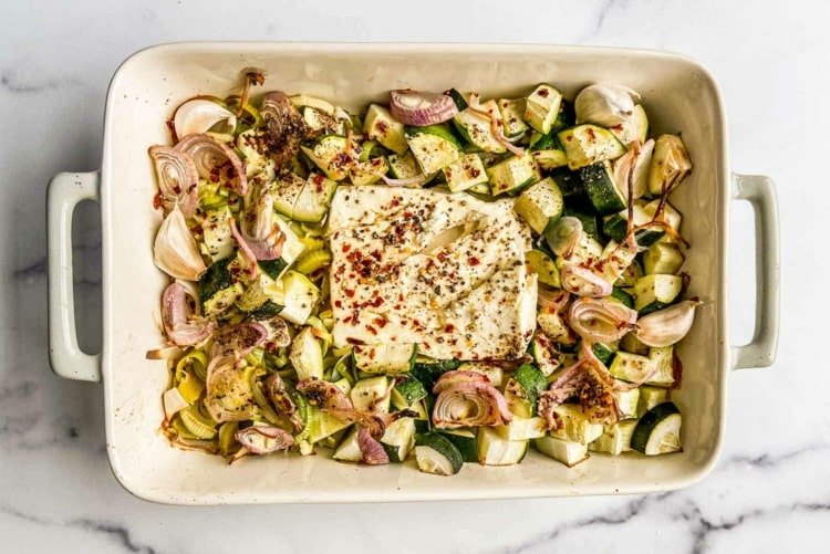 Cuketu upečte so syrom feta, pórom a cesnakom