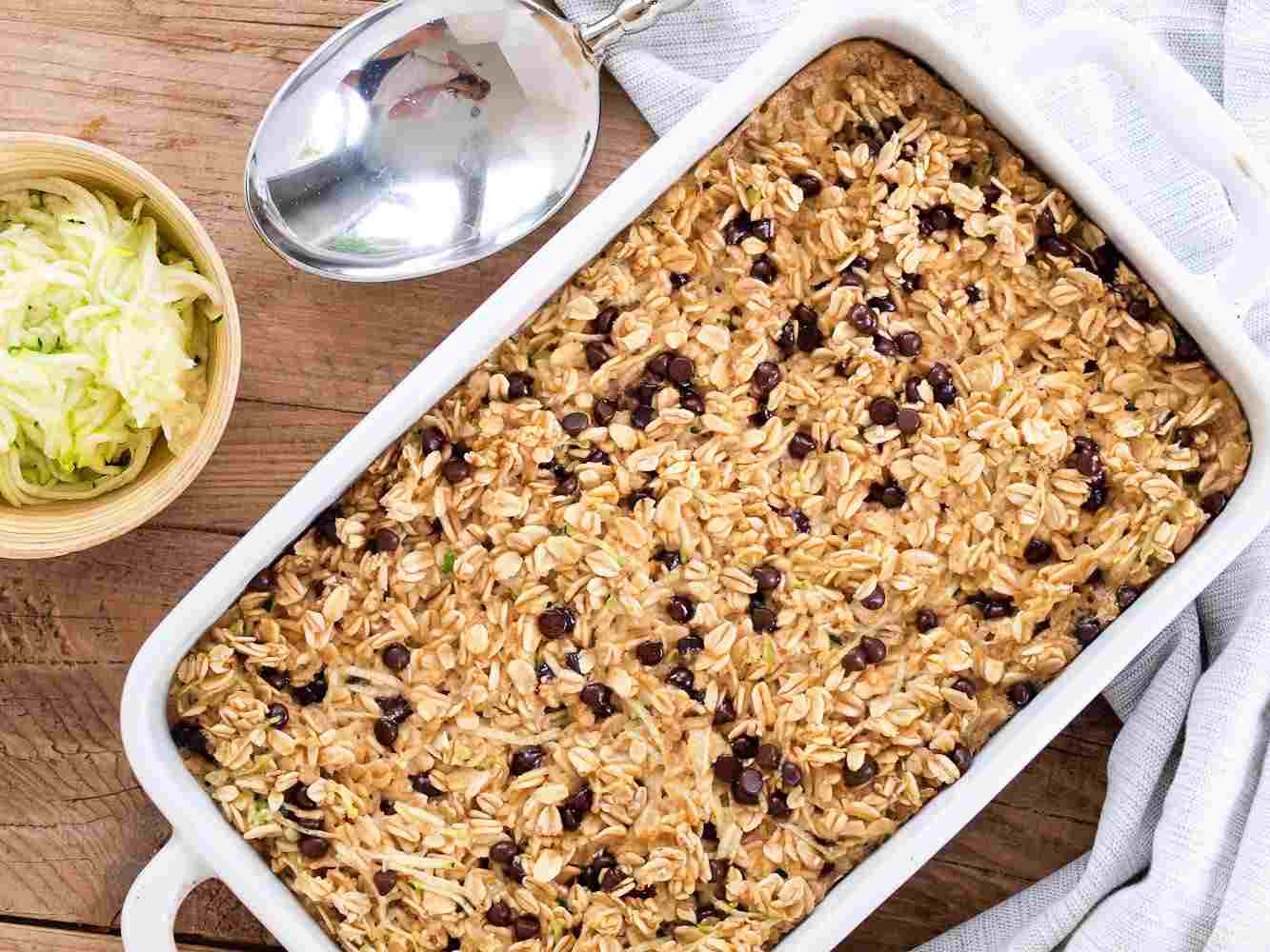 Cuketový chlieb zapečený recept na ovsené vločky Hrozienka Ovsené vločky Nápady na zdravé raňajky