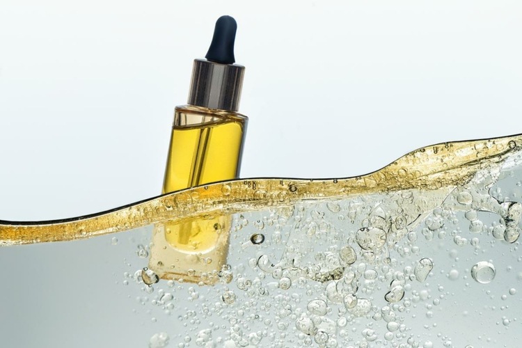 čo je bakuchiol retinol alternatívna krémová starostlivosť o pleť proti akné a vráskam