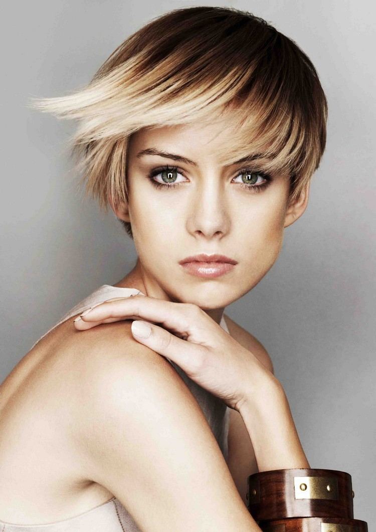 Ombre blondína na krátky zostrih Ombre na krátke vlasy rovné vlasy-krátke vlasy-balayage