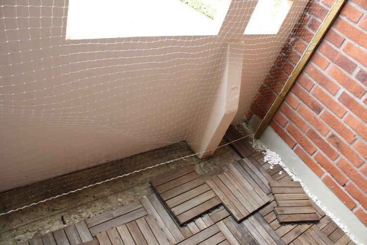 Zabezpečenie balkóna pre mačky Pokyny na pripevnenie siete