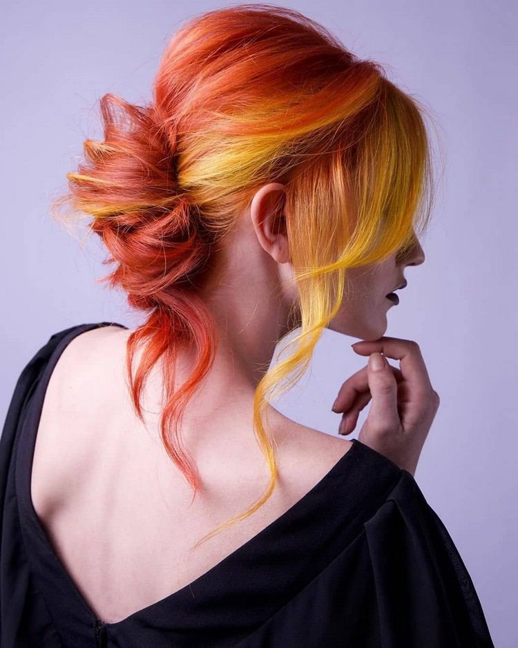 voľný banánový účes tequila sunrise farba vlasov