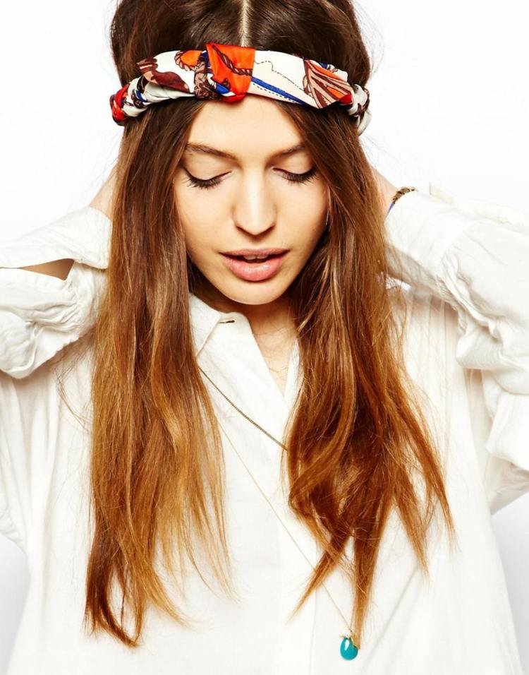 Šatku je možné nosiť vo forme čelenky kravata bandana čelenka košeľa biela otvorené vlasy boho
