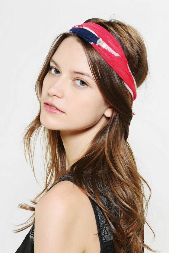 Nosenie šatky na šatku ako čelenky šál s dlhými vlasmi a šatkou