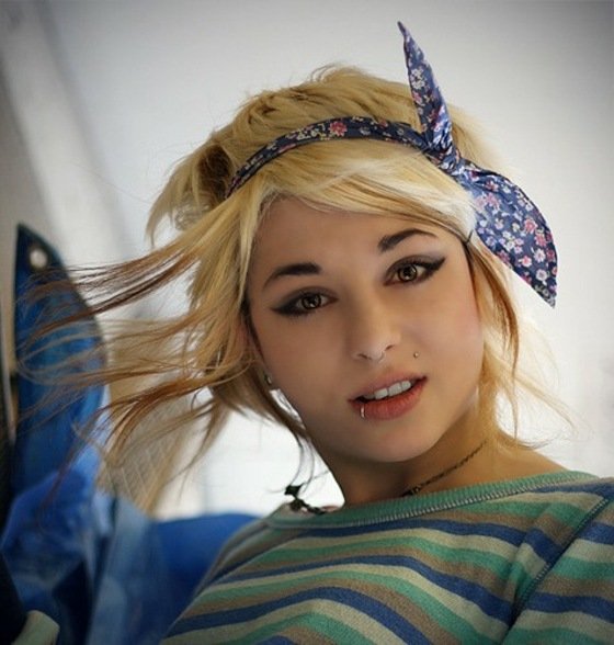 módne akcenty v účesu šatka na vlasy Nákrčník ako módny doplnok