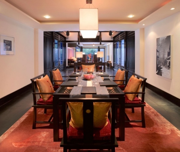 zariadenie luxusného hotela červenohnedé zlaté tóny zariaďovacie akcenty zariadenie luxusného hotela červeno-hnedé zlaté tóny