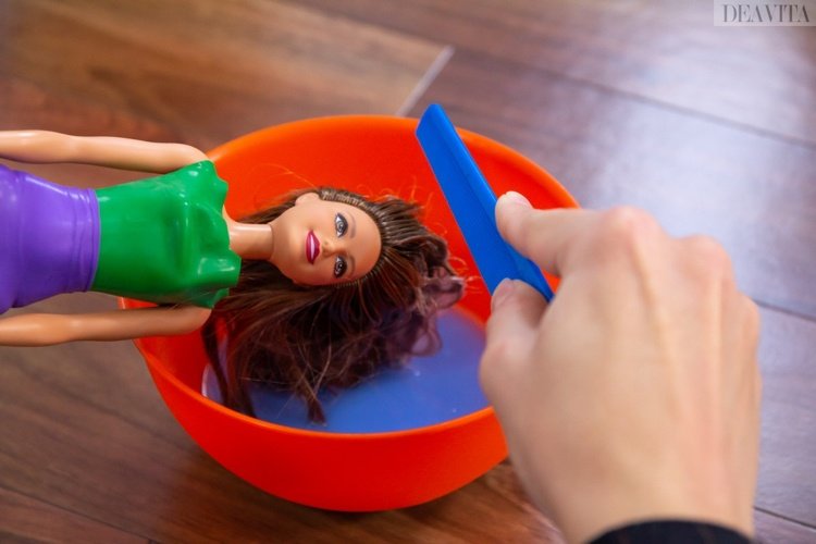 Barbie triky na vyrovnávanie vlasov