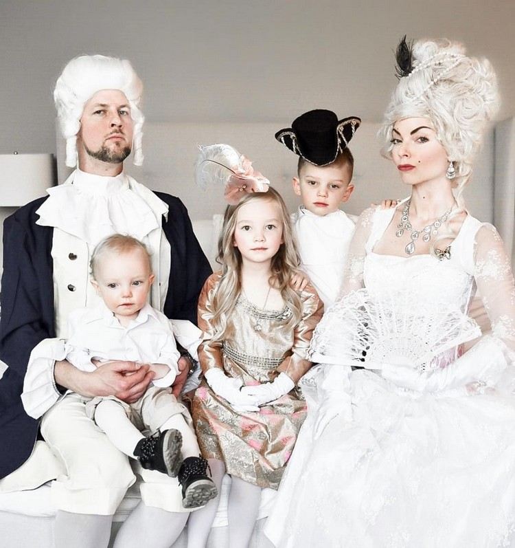 Nápady na skupinové kostýmy na Halloween robia rokokový účes sami