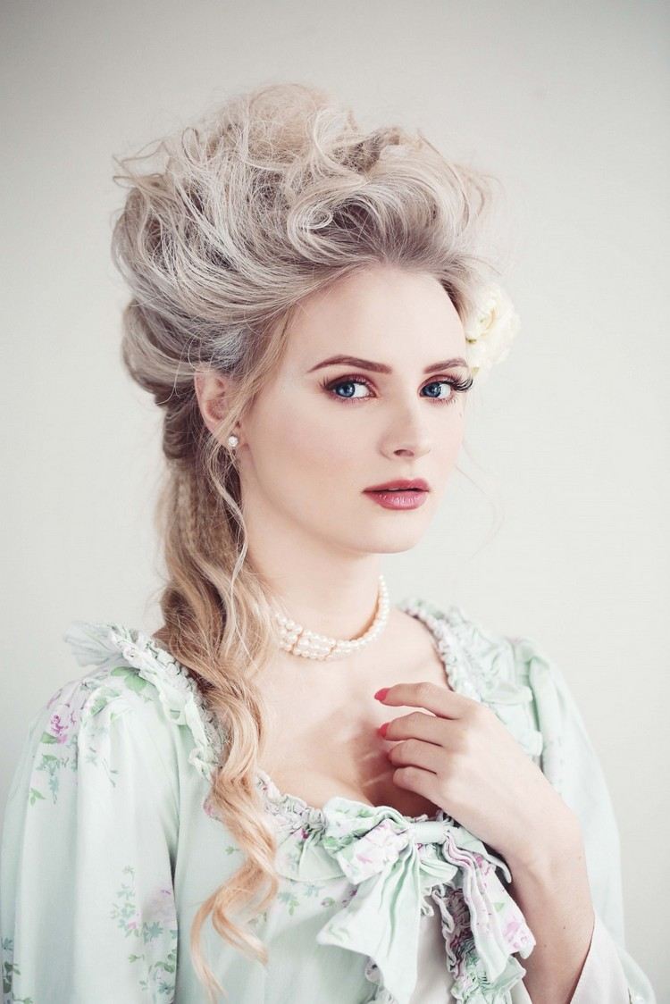 Barokový účes žien karnevalový kostým Marie Antoinetty