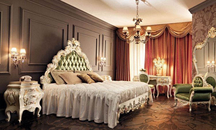 Barokový nábytok-spálňa-zelené-kreslo-závesy