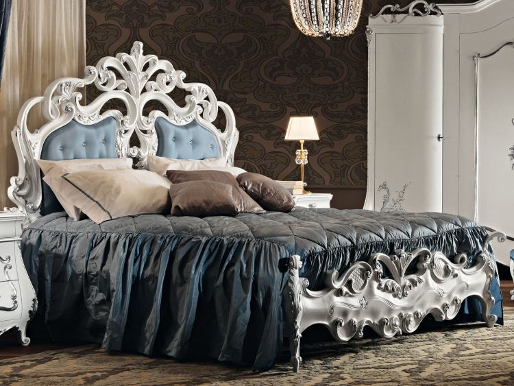 Barokový nábytok manželská posteľ rezbársky zamat