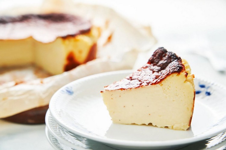 Cheesecake bez dna Spálený tvarohový koláč