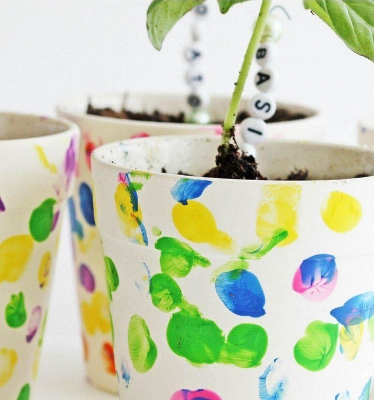 Podpora vývoja dieťaťa u detí vo veku 5 a viac rokov Maľovanie kvetináčov