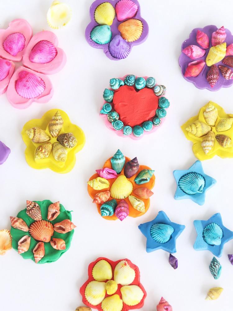 Vyrobte si ozdobu zo škrupín a modelíny so 6 -ročnými deťmi