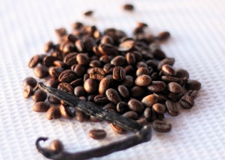 Remeselné nápady-kávové zrná-sviečky-márna-aromatická-dekorácia-nápady-kreatívne