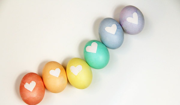 Farbenie veľkonočných vajíčok-jednoduchá kreatívna dekorácia Farbenie veľkonočných vajíčok-kreatívna dekorácia