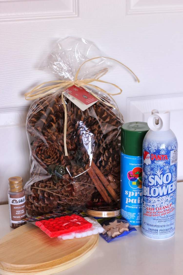 ručné práce so 4 -ročnými deťmi vianočné materiály jedľa pompony umelý sneh tanier hviezdy