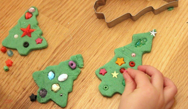 Remeslá s 5 -ročnými dievčatami na Vianoce