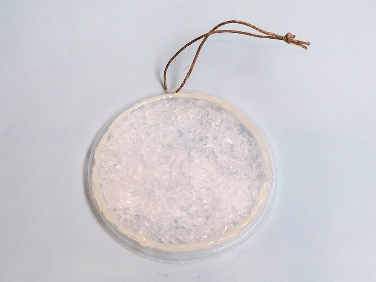 Experiment s kryštálmi soli pre deti v zimnom období