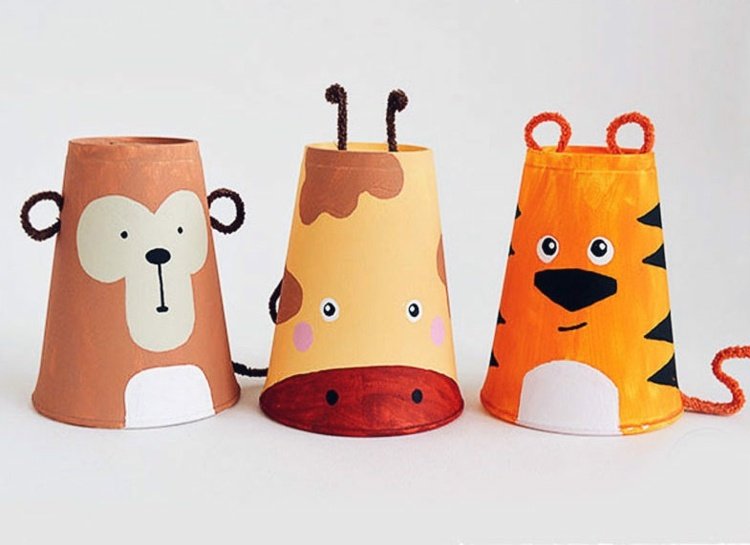 drotár s pohármi safari-zvieratá-džungle-opice-tiger