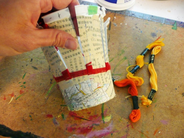 drotárske poháre-vlnená niť-červeno-oranžovo-žltá-vzor-dizajnu