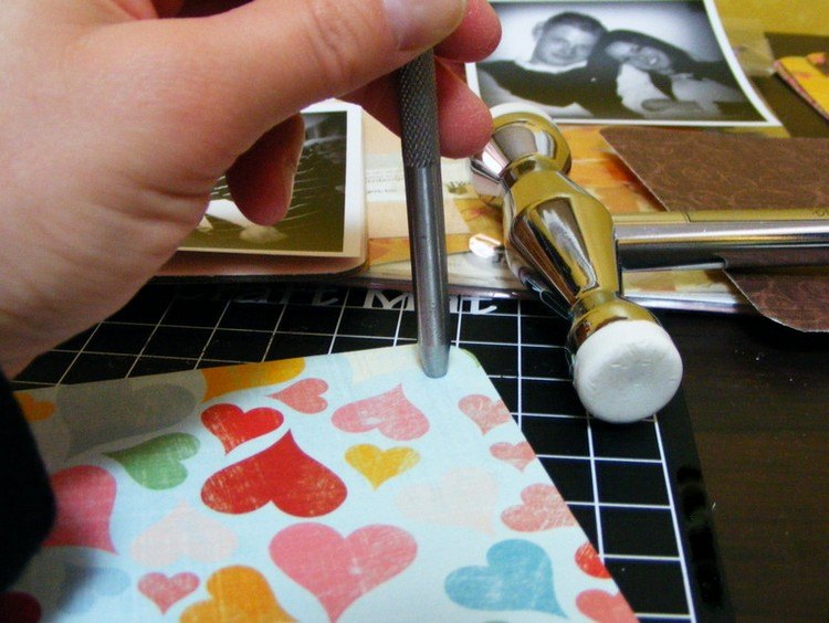 drotárstvo-s-pivnými viečkami-pivné-tácky-diery