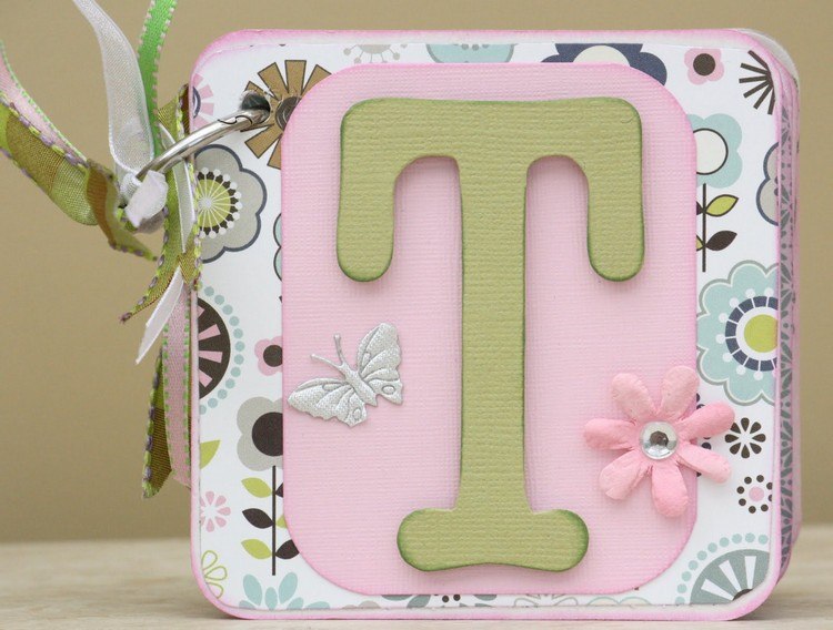 Pohrávanie s pivnými podložkami pekné-mini-album-scrapbooking