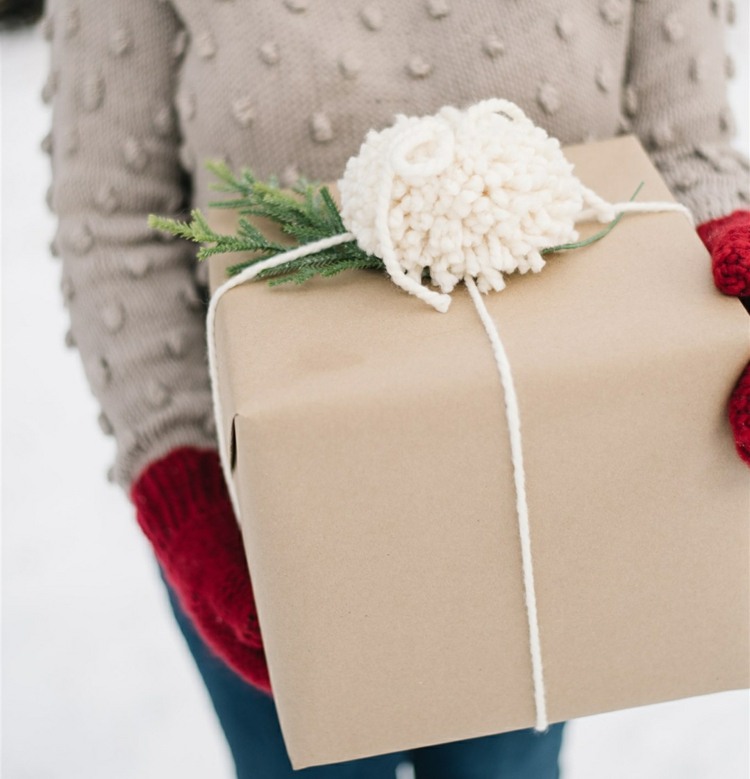 Ozdobte veľké balenie veľkou pompom a brčál