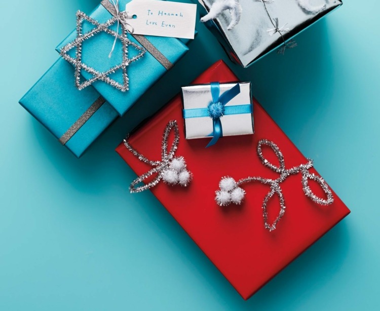 Trblietavá bobuľa so strieborným čističom fajok na zimné kvety ako ozdoba