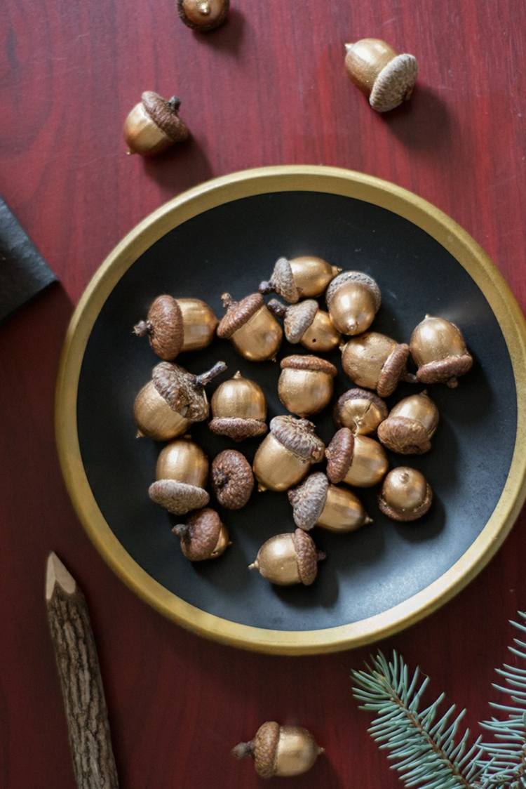 Remeselné nápady žalude zlatá dekorácia