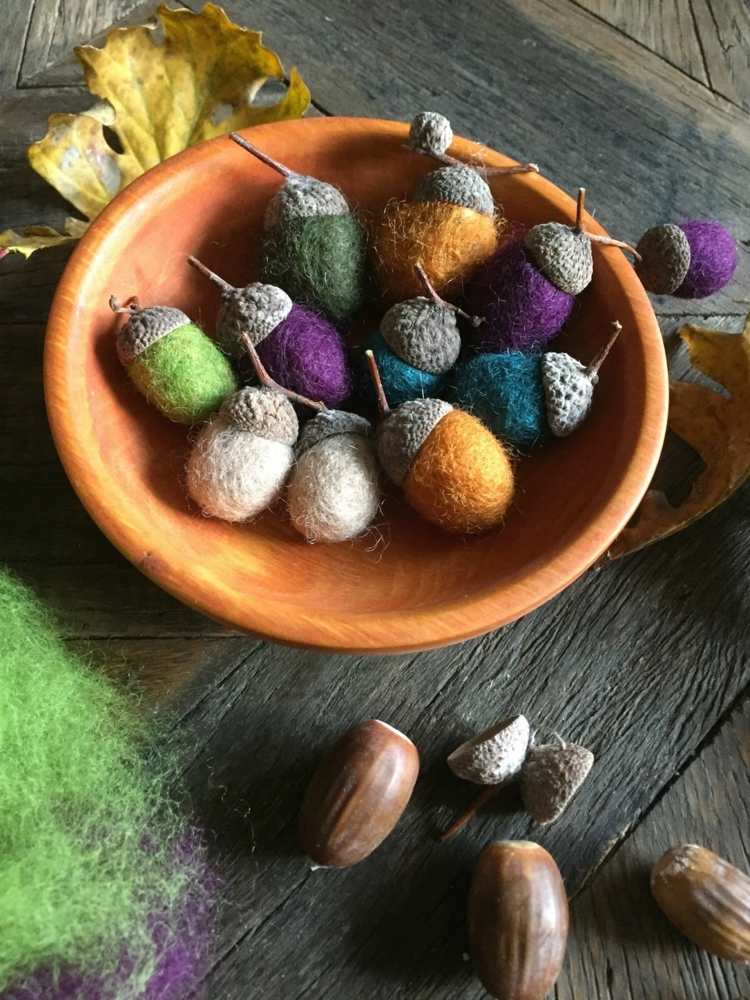 žalude drotár vlnená dekorácia jeseň