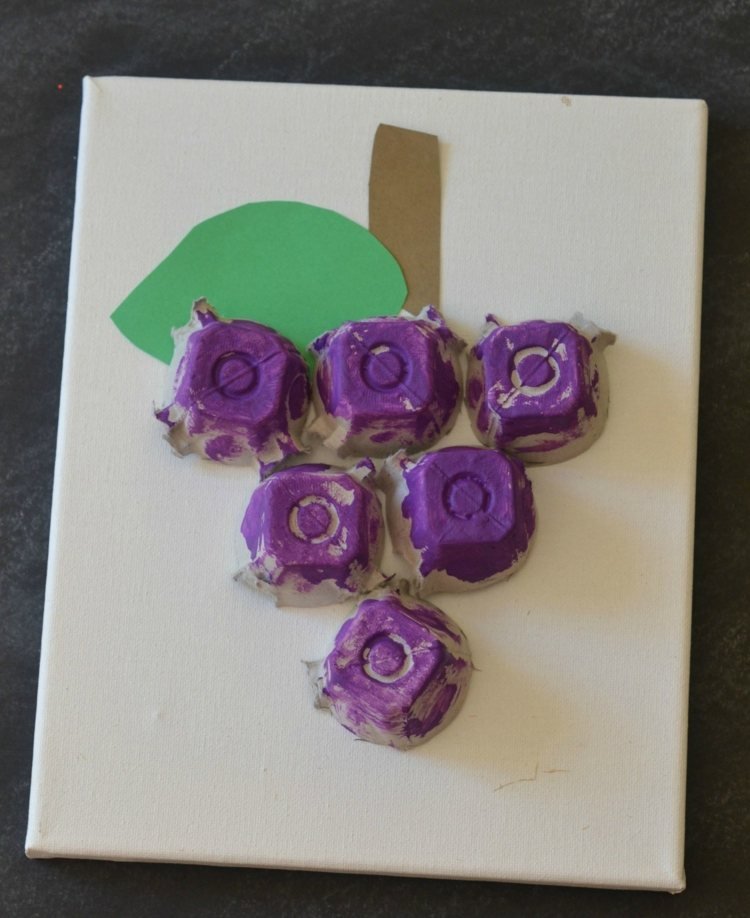 tinker-egg-carton-mural-diy-children-grape-simply-cut-paper-lepidlo