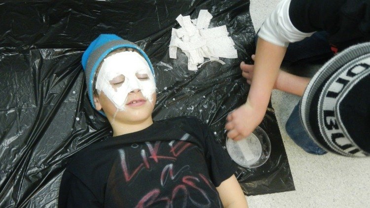 drotár-sadra-maska-urob si sám-karneval-halloween