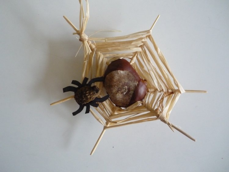 Tinker-gaštany-jesenná dekorácia-kutilstvo-pavučina-pavučina-špáradlá-rafia-