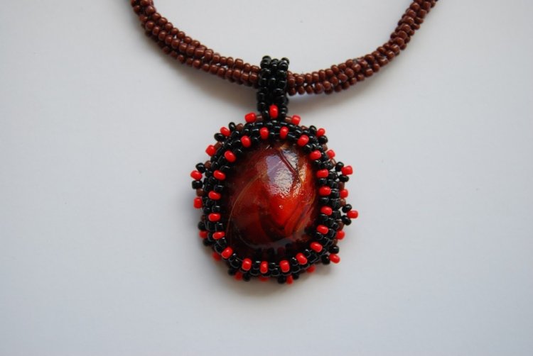 drotár-gaštany-jesenné-dekorácie-nápady-vyrobte-reťaz-sami