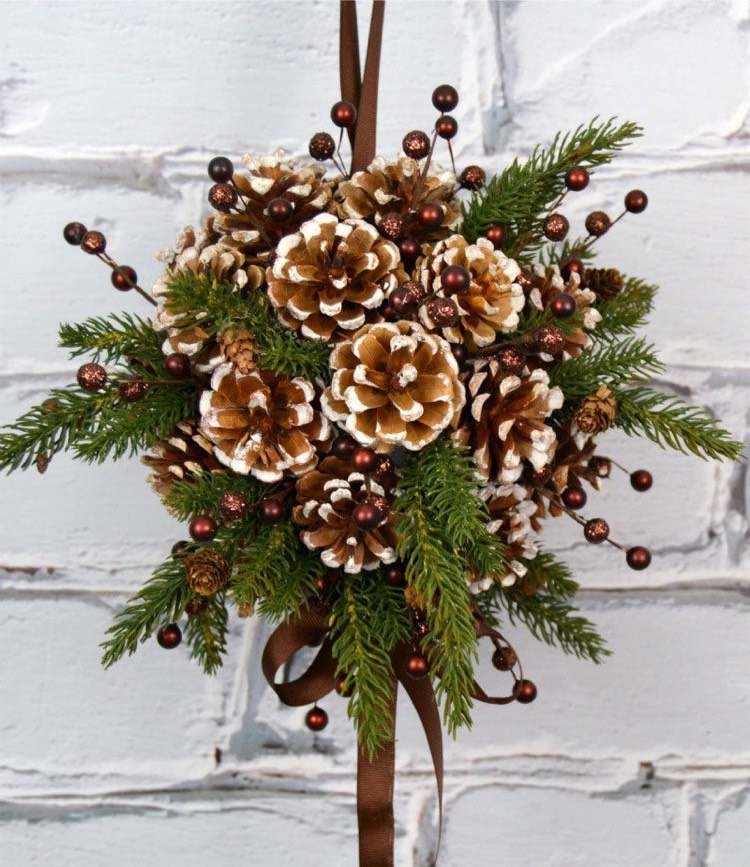 drotársko-borovicové šišky-závesná guľa