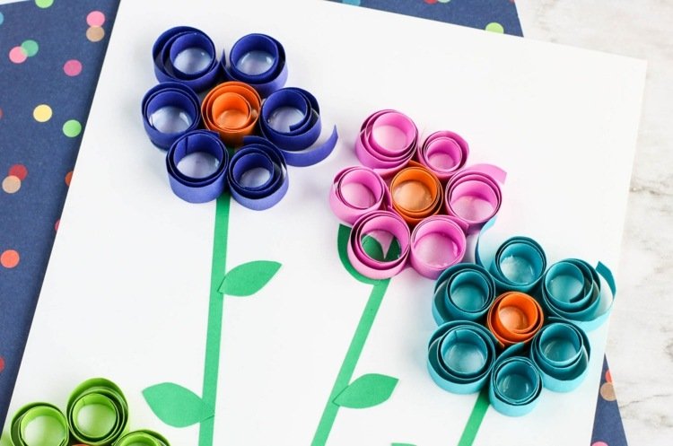 Ručné práce s deťmi na jar a výroba kvetov technikou quilling na priania