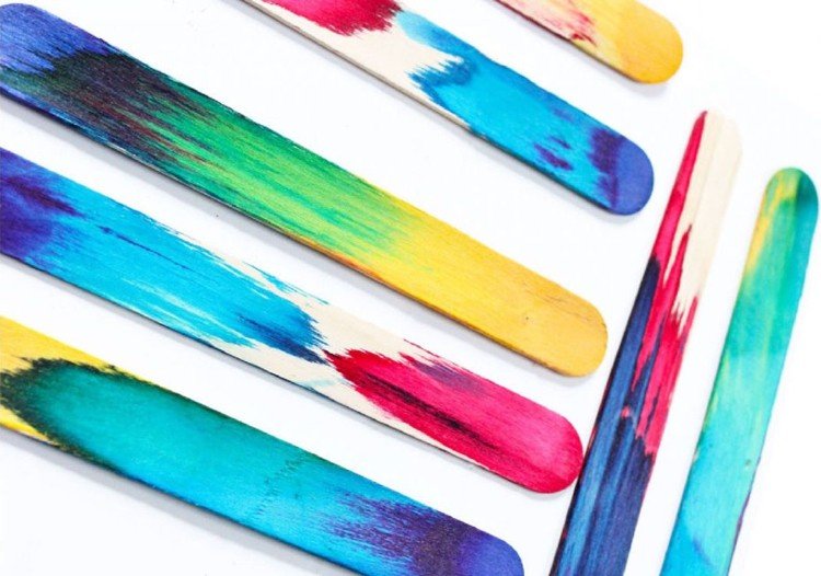 Ručné práce s deťmi-leto-zmrzlinové tyčinky-farby-farbenie-farebné