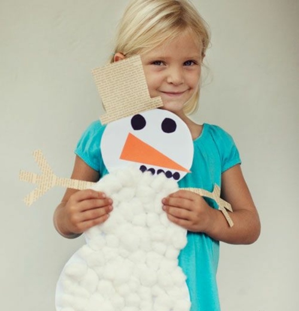 Vystrihnuté plstené figúrky kartónový snehuliak Pripravte si lepenkového snehuliaka na vystrihnutie