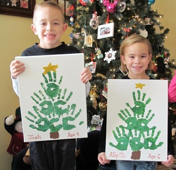 Ručné ručné kreslenie detských vianočných stromčekov Ručná tlač kresby vianočného stromčeka