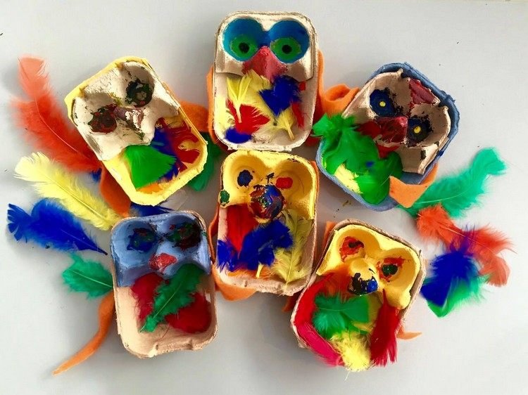 Ručné práce s deťmi do 3 rokov jeseň-farebné-sovičkovo-vajíčkové kartóny