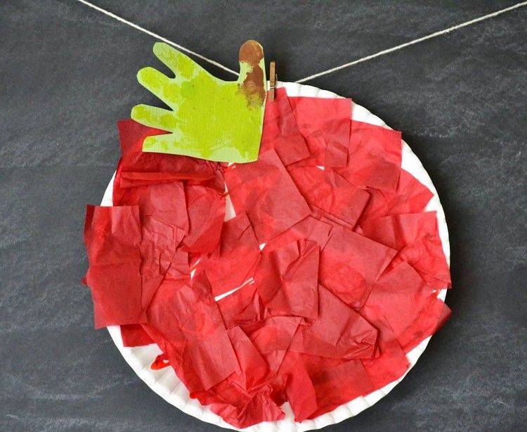 ručné práce-s-deťmi-do 3 rokov-jeseň-červené-jablko-papierový tanier