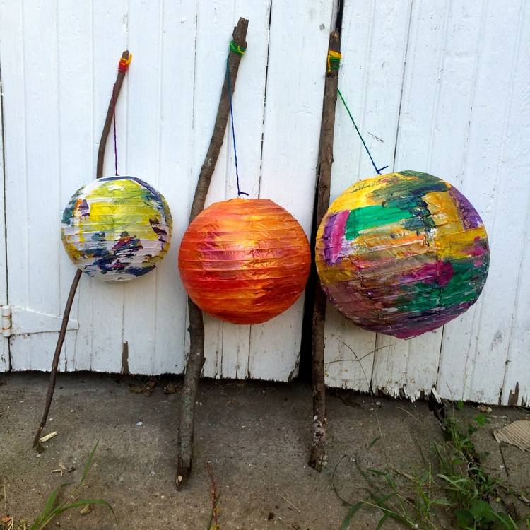 drotár-s-deťmi-do-3-ročných-ozdobiť-lampáše-batoľatá