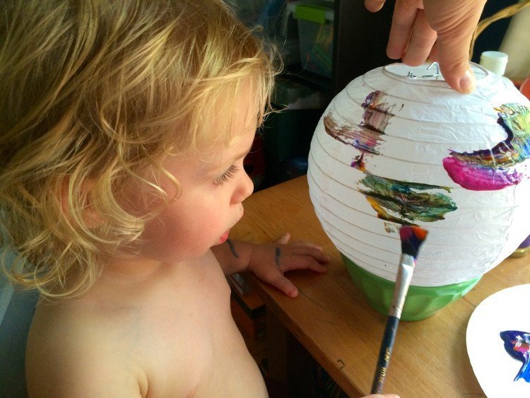 drotár-s-deťmi-do-3-ročných-farba-lampáš-farebný