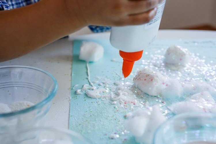 robiť ručné práce-s-deťmi-do 3 rokov-zima-sneh-kreatívne