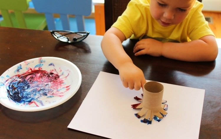 WC-rolka-farba-chlapec-drotár-farba